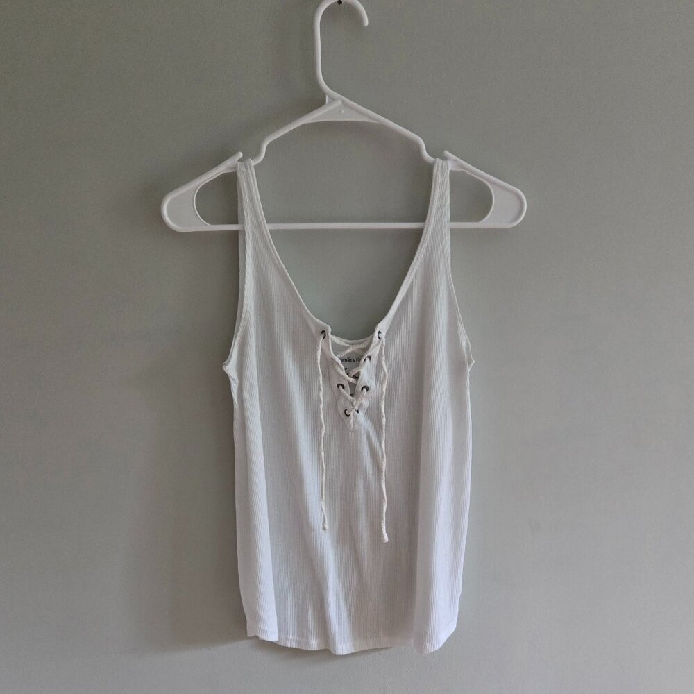 Abercrombie & Fitch White RIbbed Tank Top ,. Size M